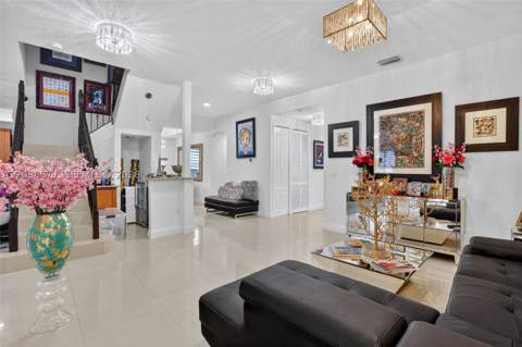 241 NE 33rd Ter, Homestead FL - photo 10 of 43