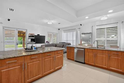241 NE 33rd Ter, Homestead FL - photo 17 of 43