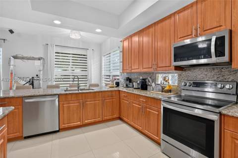 241 NE 33rd Ter, Homestead FL - photo 22 of 43