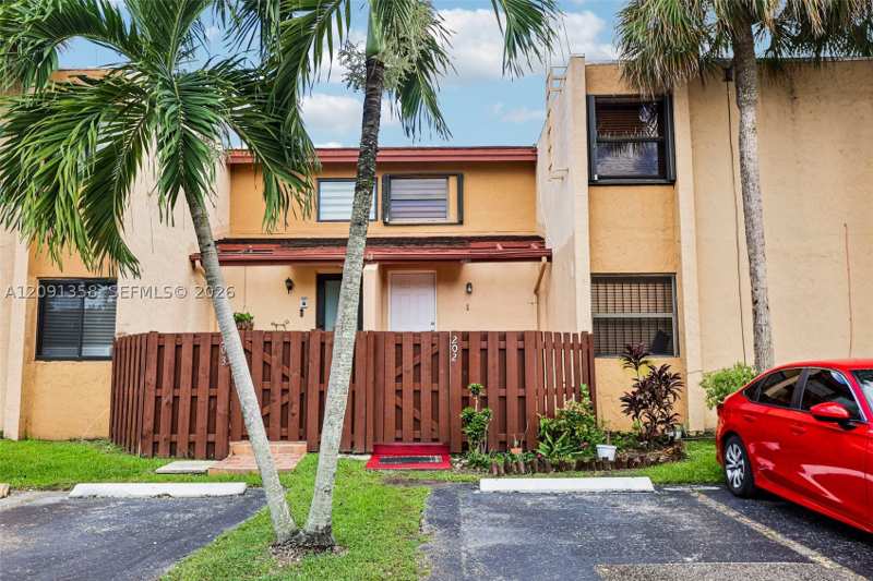 3 bedroom Condominium at 241 W Park Dr 5-202, Indian Summer Vilg Condo, Miami — photo 1