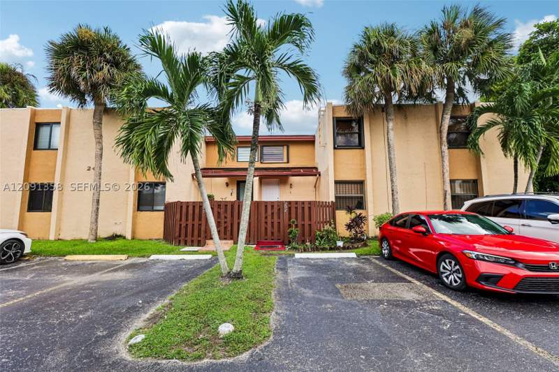 3 bedroom Condominium at 241 W Park Dr 5-202, Indian Summer Vilg Condo, Miami — photo 5