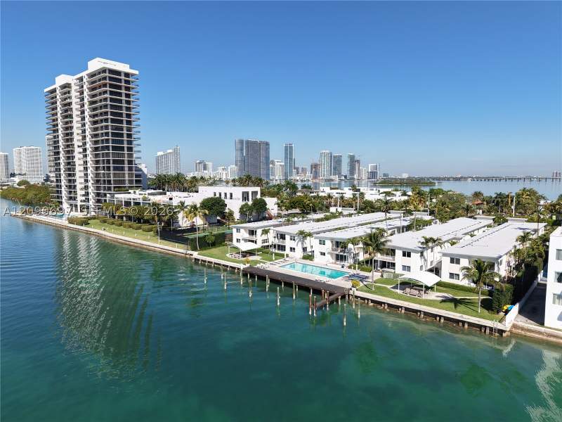 1 bedroom StockCooperative at 1130 Venetian Way 1D, Sandpiper Villas Co-Op, Miami — photo 2