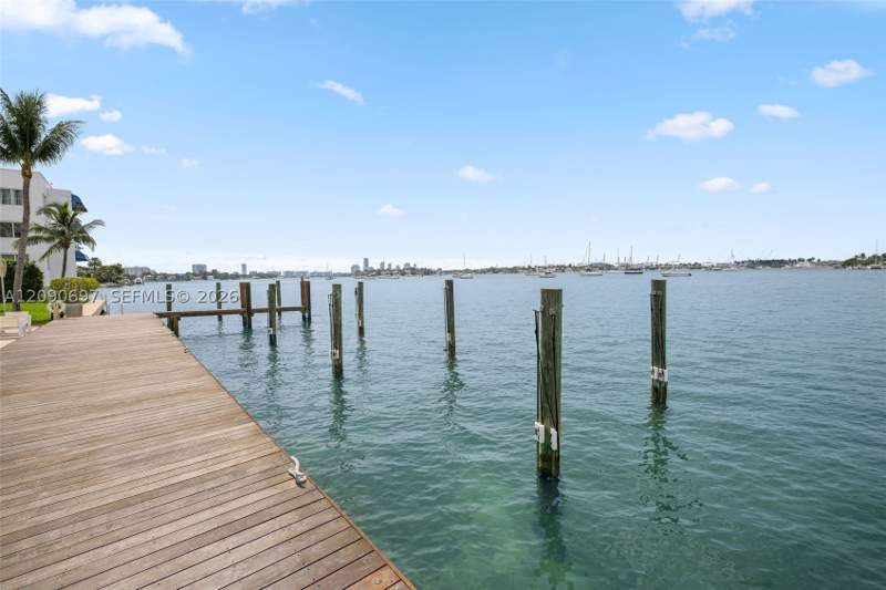 1 bedroom StockCooperative at 1130 Venetian Way 1D, Sandpiper Villas Co-Op, Miami — photo 4