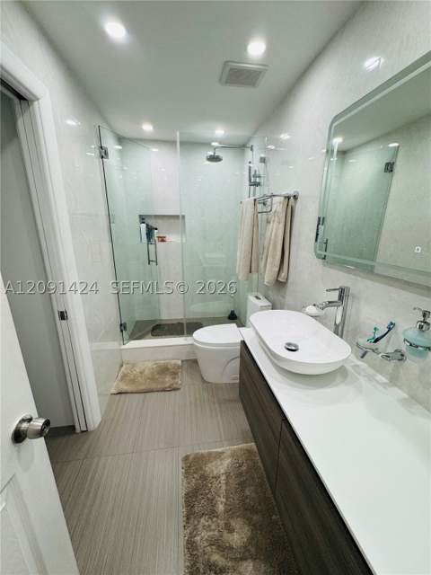 1555 W 44th Pl 214D, Hialeah FL - photo 13 of 34
