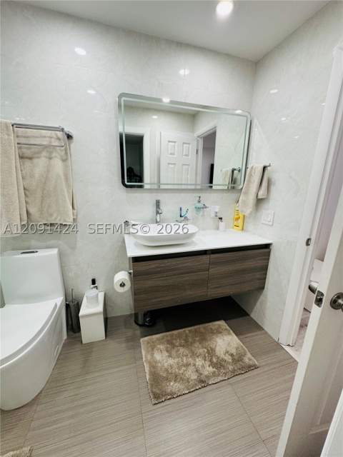 1555 W 44th Pl 214D, Hialeah FL - photo 14 of 34