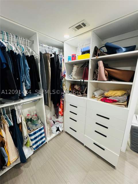 1555 W 44th Pl 214D, Hialeah FL - photo 16 of 34