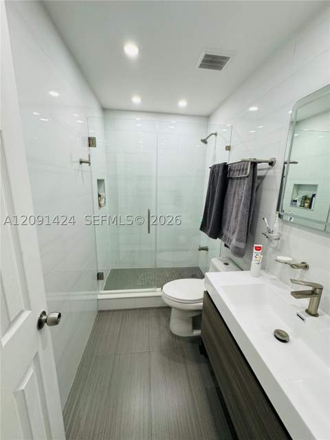 1555 W 44th Pl 214D, Hialeah FL - photo 22 of 34