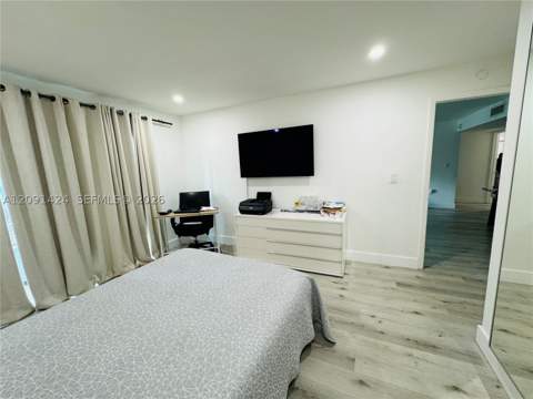 1555 W 44th Pl 214D, Hialeah FL - photo 9 of 34