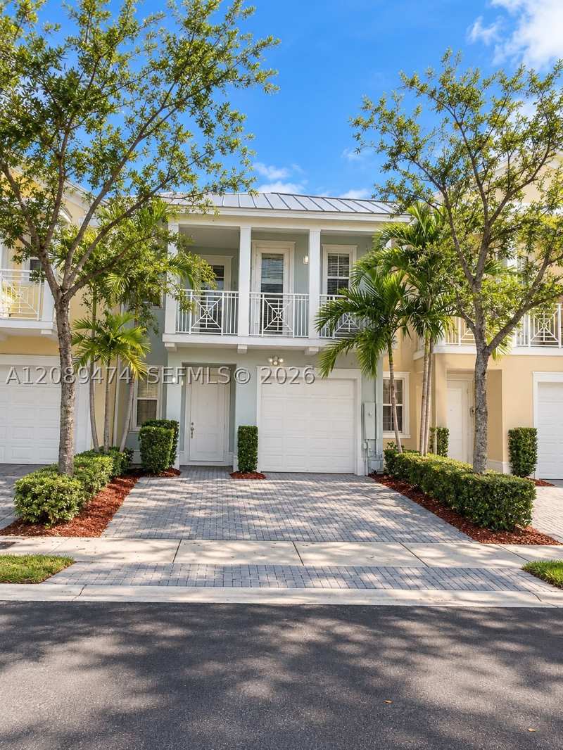 3 bedroom SingleFamilyResidence at 7439 NW 107th Path, Reserve At Doral East, Doral — photo 1