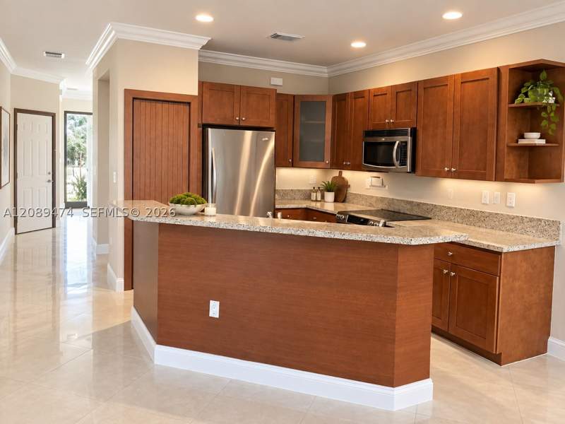 3 bedroom SingleFamilyResidence at 7439 NW 107th Path, Reserve At Doral East, Doral — photo 2