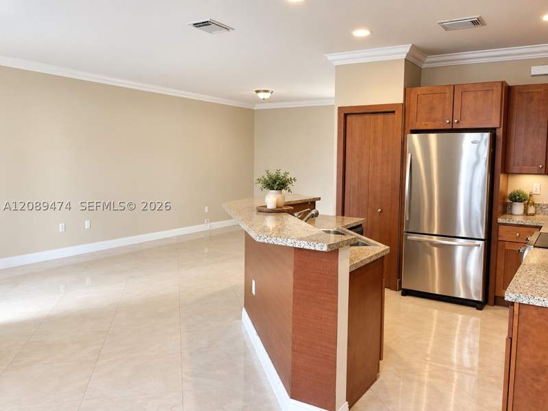 3 bedroom SingleFamilyResidence at 7439 NW 107th Path, Reserve At Doral East, Doral — photo 3