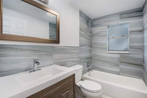 522 NW 47th Ter, Miami FL - photo 10 of 14
