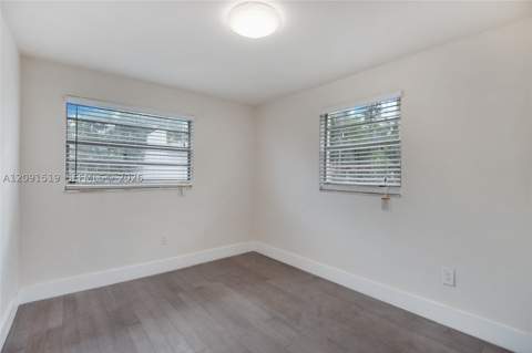 522 NW 47th Ter, Miami FL - photo 13 of 14