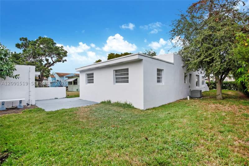 3 bedroom SingleFamilyResidence at 522 NW 47th Ter, Bay Vista Park Amd Pl, Miami — photo 2