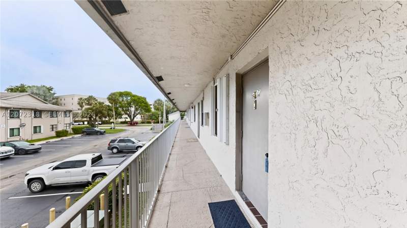 2 bedroom Condominium at 7670 SW 152nd Ave 206, Rozland Condo, Miami — photo 2