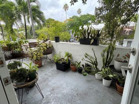 932 7th St 932D, Miami Beach FL - photo 11 of 15