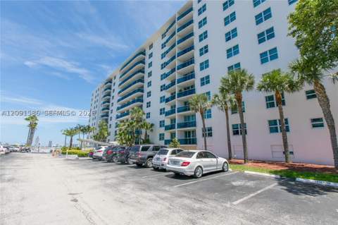 7501 E Treasure Dr 4K, North Bay Village FL - photo 8 of 9