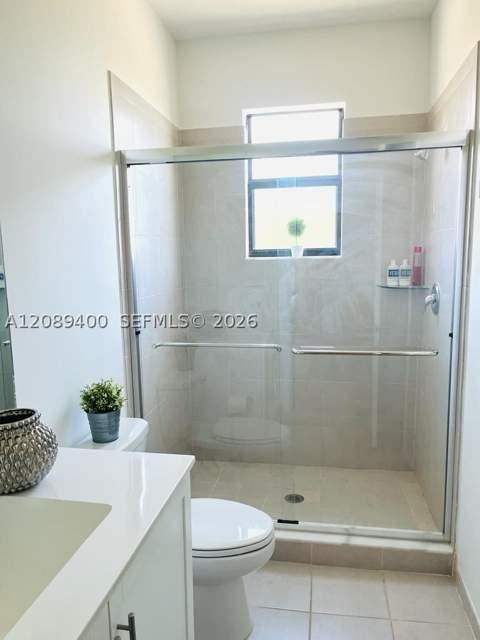 560 NE 206th Ln, Miami FL - photo 14 of 21