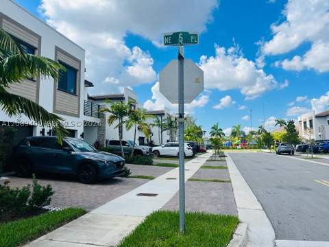 560 NE 206th Ln, Miami FL - photo 20 of 21