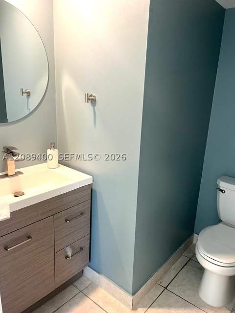 560 NE 206th Ln, Miami FL - photo 6 of 21