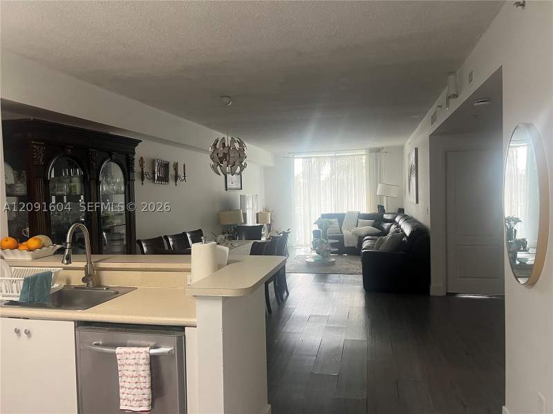 2 bedroom Condominium at 5099 NW 7th St 505, Blue Lagoon Condo, Miami — photo 4