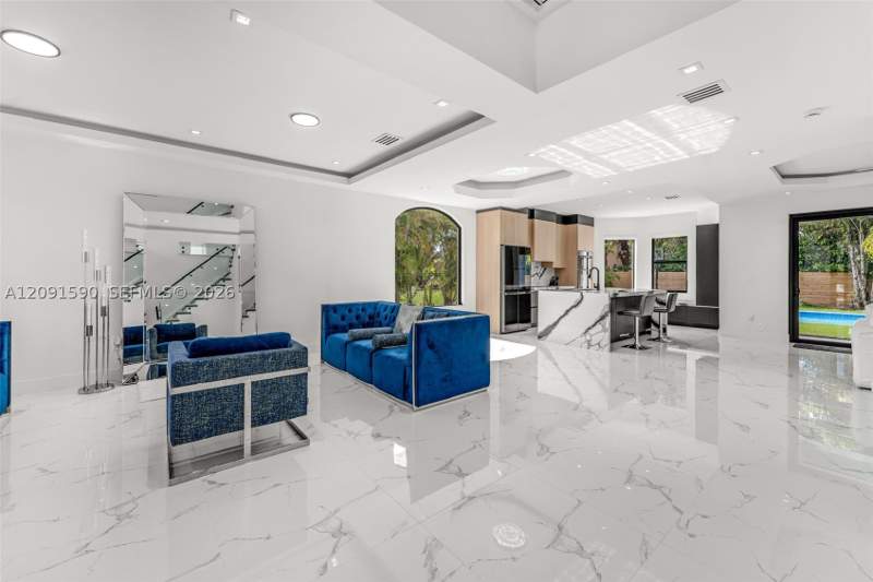5 bedroom SingleFamilyResidence at 19246 SW 132nd Ave, Renaissance Ranches, Miami — photo 3