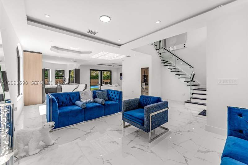 5 bedroom SingleFamilyResidence at 19246 SW 132nd Ave, Renaissance Ranches, Miami — photo 4