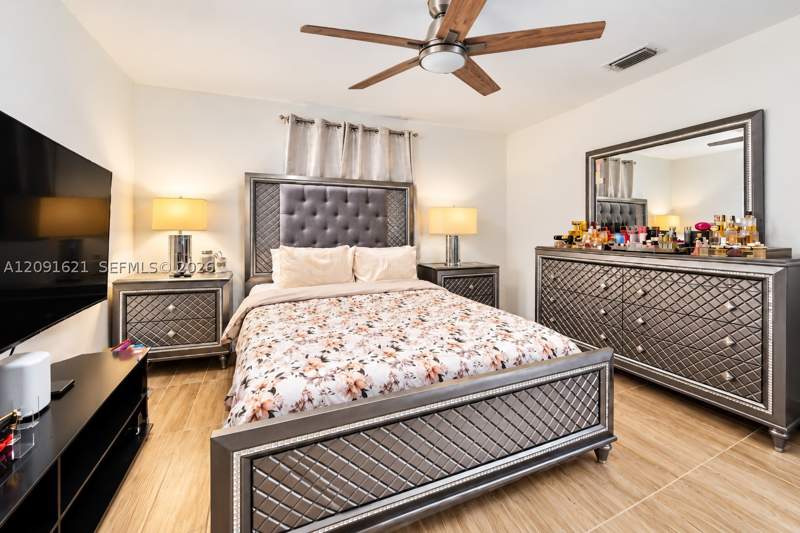3 bedroom SingleFamilyResidence at 420 NW 42nd St, Allendale Sub Db 943-562, Miami — photo 2