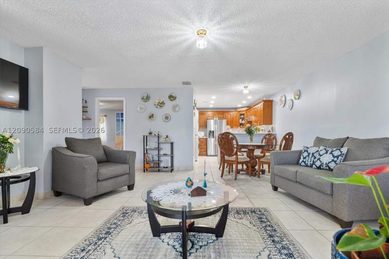2 bedroom Condominium at 15420 SW 85th Ln 162, Olympian Gdn Condo, Miami — photo 4