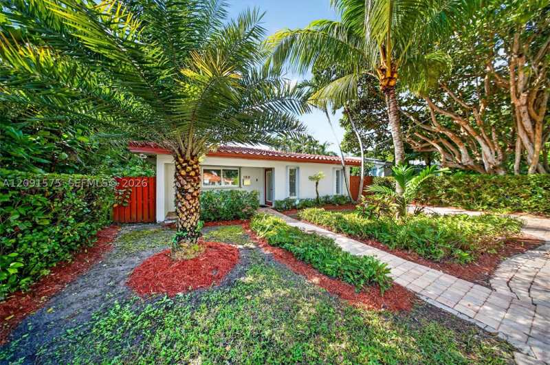 3 bedroom SingleFamilyResidence at 160 NE 86th St, El Jardin, El Portal — photo 1
