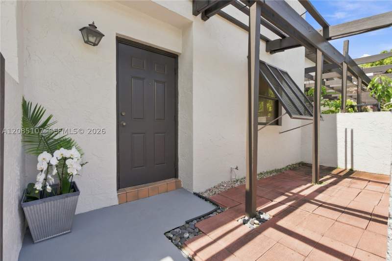 3 bedroom Townhouse at 13391 SW 88th Ter F, Calusa Point, Miami — photo 2