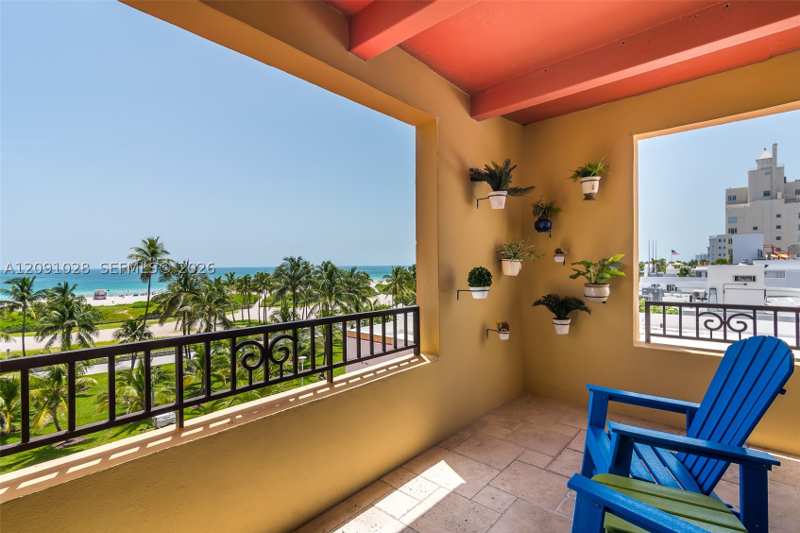 2 bedroom Condominium at 1330 Ocean Dr R5B, The Netherland Condo, Miami Beach — photo 1