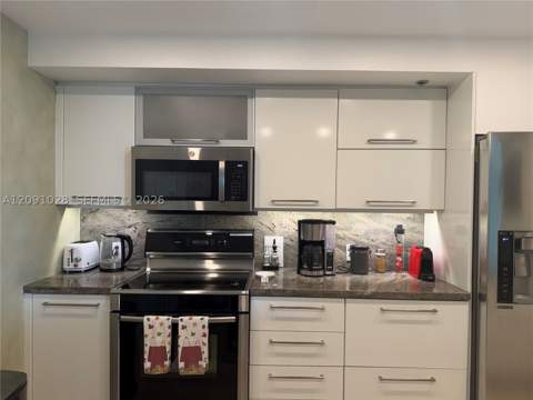 1330 Ocean Dr R5B, Miami Beach FL - photo 19 of 23