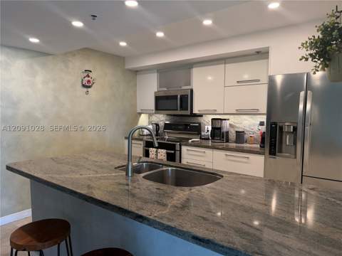 1330 Ocean Dr R5B, Miami Beach FL - photo 7 of 23
