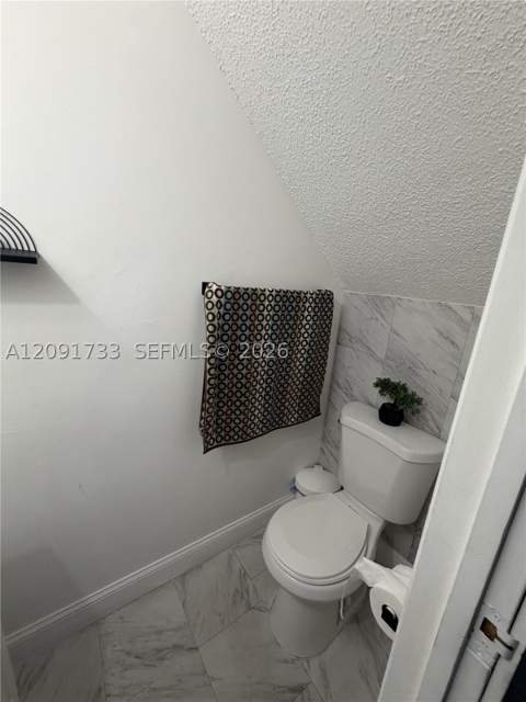 270 NW 71st Ave 4, Miami FL - photo 10 of 23