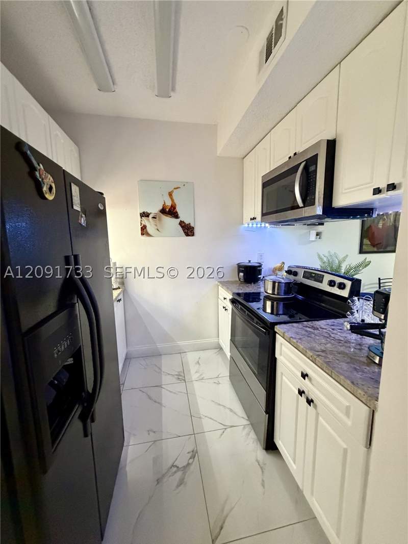 2 bedroom Condominium at 270 NW 71st Ave 4, Laguna Condo, Miami — photo 4