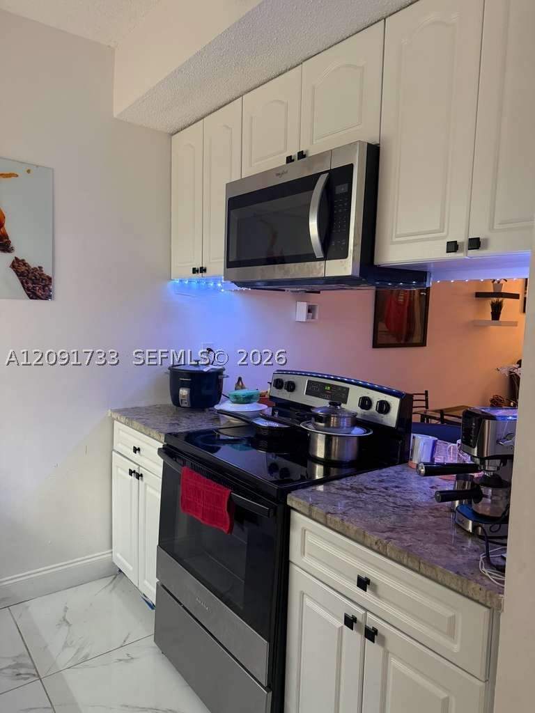 2 bedroom Condominium at 270 NW 71st Ave 4, Laguna Condo, Miami — photo 5