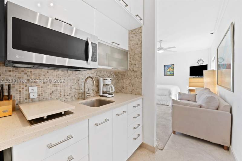 0 bedroom Condominium at 255 W 24th St 330, The Mantell Condo, Miami Beach — photo 4