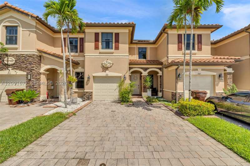 3 bedroom Townhouse at 3309 W 91st Ter, Bellagio, Hialeah — photo 1