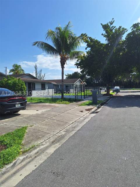 432 NW 15th St, Florida City FL - photo 10 of 31