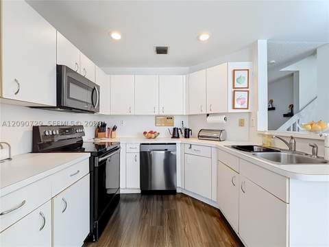 5073 NW 114th Ct, Doral FL - photo 11 of 20