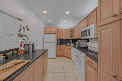 5601 Collins Ave Ph-14, Miami Beach FL - photo 13 of 27