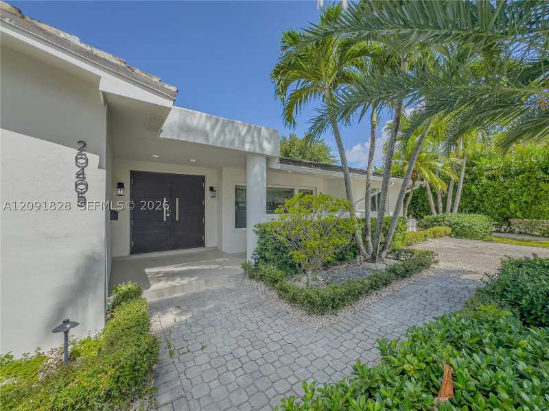5 bedroom SingleFamilyResidence at 20405 NE 22nd Pl, Highland Oak Gardens Sec, Miami — photo 1