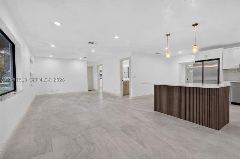 5 bedroom SingleFamilyResidence at 20352 NW 39th Ct, 3rd Addn To Starlight, Miami Gardens — photo 2