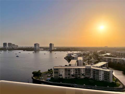 1000 W Island Blvd 1911, Aventura FL - photo 11 of 67