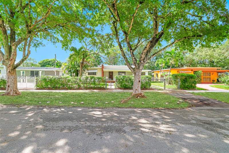 3 bedroom SingleFamilyResidence at 340 NW 128th St, Alhambra Heights Sec 5, North Miami — photo 2