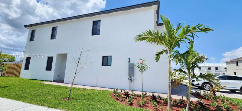 4 bedroom Townhouse at 15720 SW 136th Way, Century Garden South, Miami — photo 3