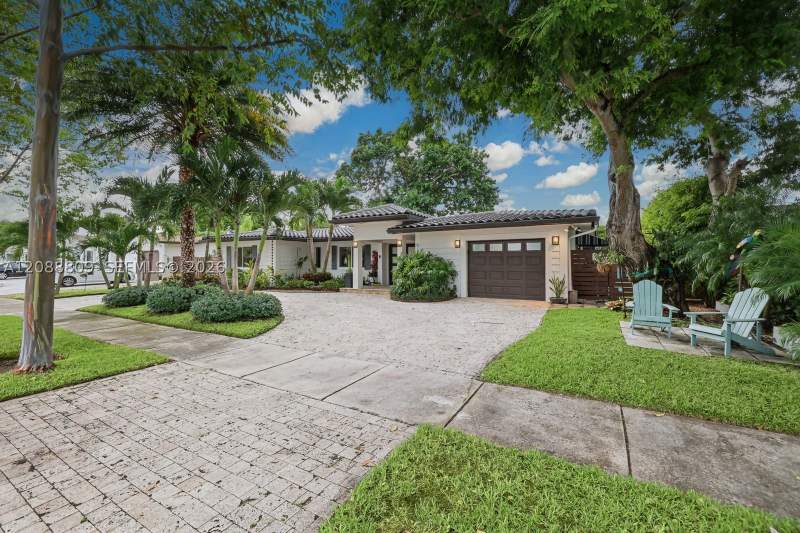 4 bedroom SingleFamilyResidence at 9320 SW 165th St, Villa Malaga, Palmetto Bay — photo 2