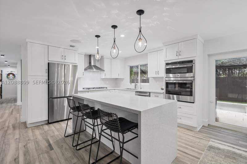 4 bedroom SingleFamilyResidence at 9320 SW 165th St, Villa Malaga, Palmetto Bay — photo 4