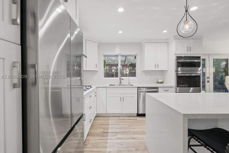 4 bedroom SingleFamilyResidence at 9320 SW 165th St, Villa Malaga, Palmetto Bay — photo 5